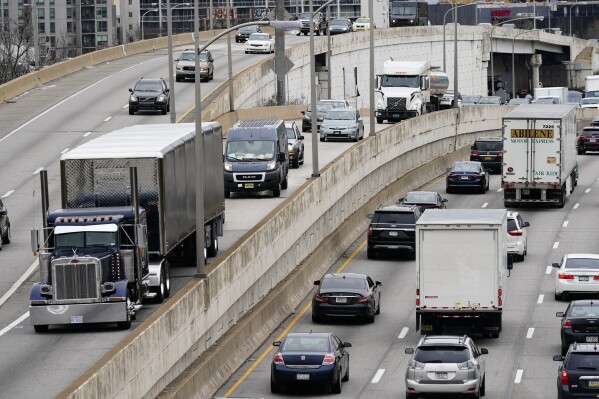 EPA sets strict emissions standards for heavy-duty trucks and buses in bid to fight climate change