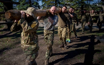 Ukrainian soldiers in row over demobilisation of long-serving troops