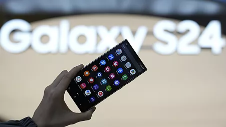 Samsung regains top slot as it bites into Apple's phone business