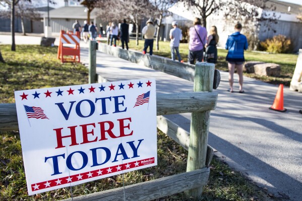 Federal judge temporarily blocks confusing Montana voter registration law