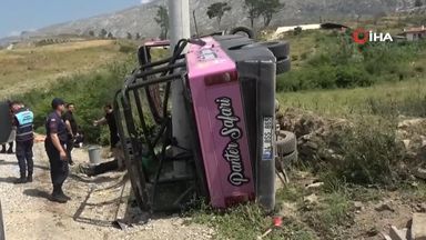 Turkey tourist minibus crash leaves 15 injured - including British man in life-threatening condition