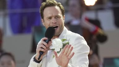 Olly Murs apologises for cancelling Glasgow gig with Take That after flight woes