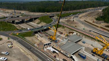 Drivers 'choosing to ignore' official diversion route around M25 closure, say highways bosses