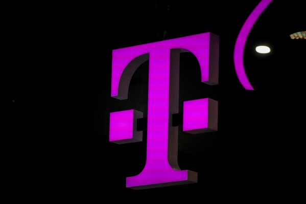 T-Mobile to buy almost all of U.S Cellular in deal worth $4.4 billion with debt