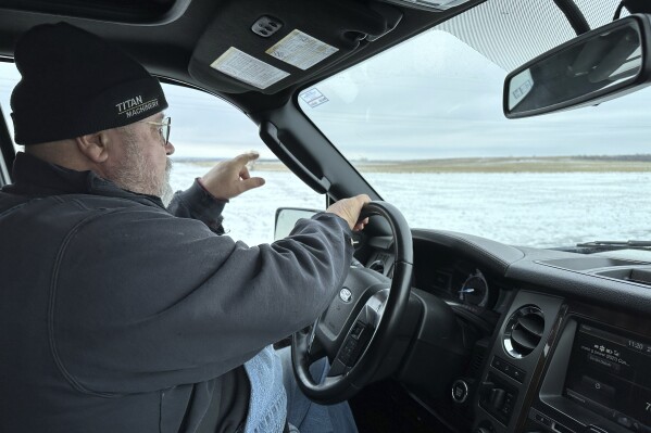 Biofuel groups envision ethanol-powered jets. But fueling the effort has not been easy