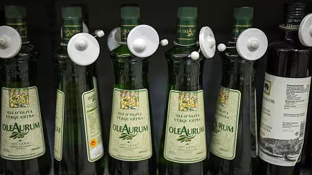 Spain cuts sales tax on olive oil as shoppers baulk at rising prices