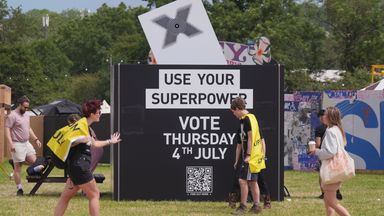 Glastonbury: How politics accompanies the music of the festival