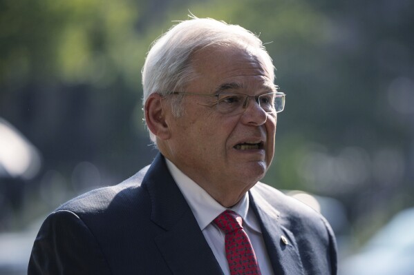 In closing, prosecutor says Sen. Bob Menendez’s behavior in response to bribes was ‘wildly abnormal’