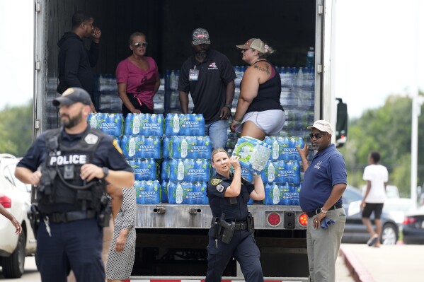 The request for federal aid after Beryl opens a rift between the White House and Texas