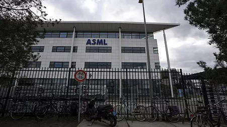 ASML shares plunge as geopolitics overshadow strong earnings