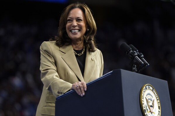 In Las Vegas, Kamala Harris sees a chance to improve her odds of winning