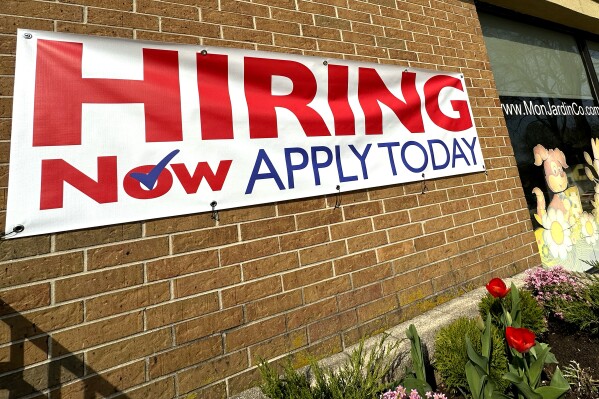 US unemployment claims fall 7,000 to 227,000 in sign of resiliency in job market