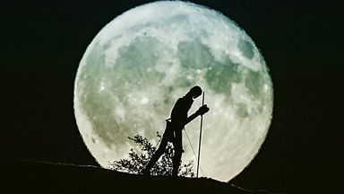 Supermoon set to rise this week: Top tips for amateur photographers