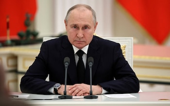 Kremlin poll shows Putin’s popularity falling