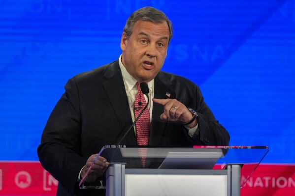 Former New Jersey Gov. Chris Christie will teach a course on running for office at Yale