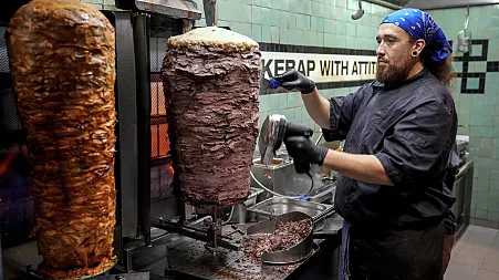 Turkey attempts to skewer Germany by regulating döner kebab market