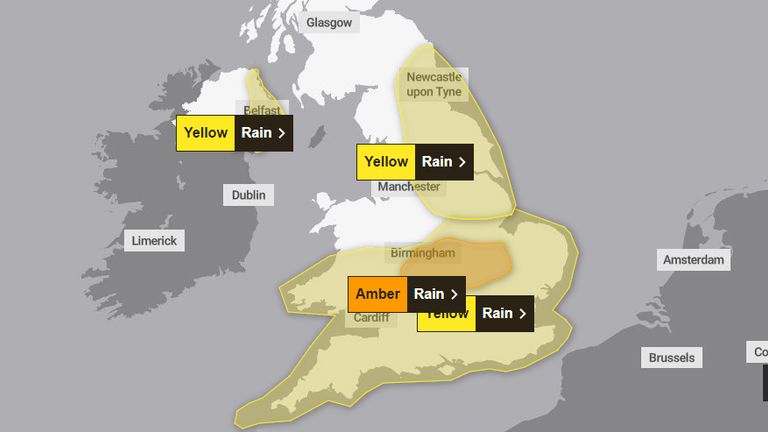 UK weather: Amber warning for heavy rain issued by Met Office - with 'rivers continuing to rise'