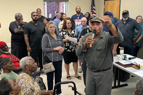 Fire official cancels hearing for ammonia plant amid overflowing crowd and surging public interest